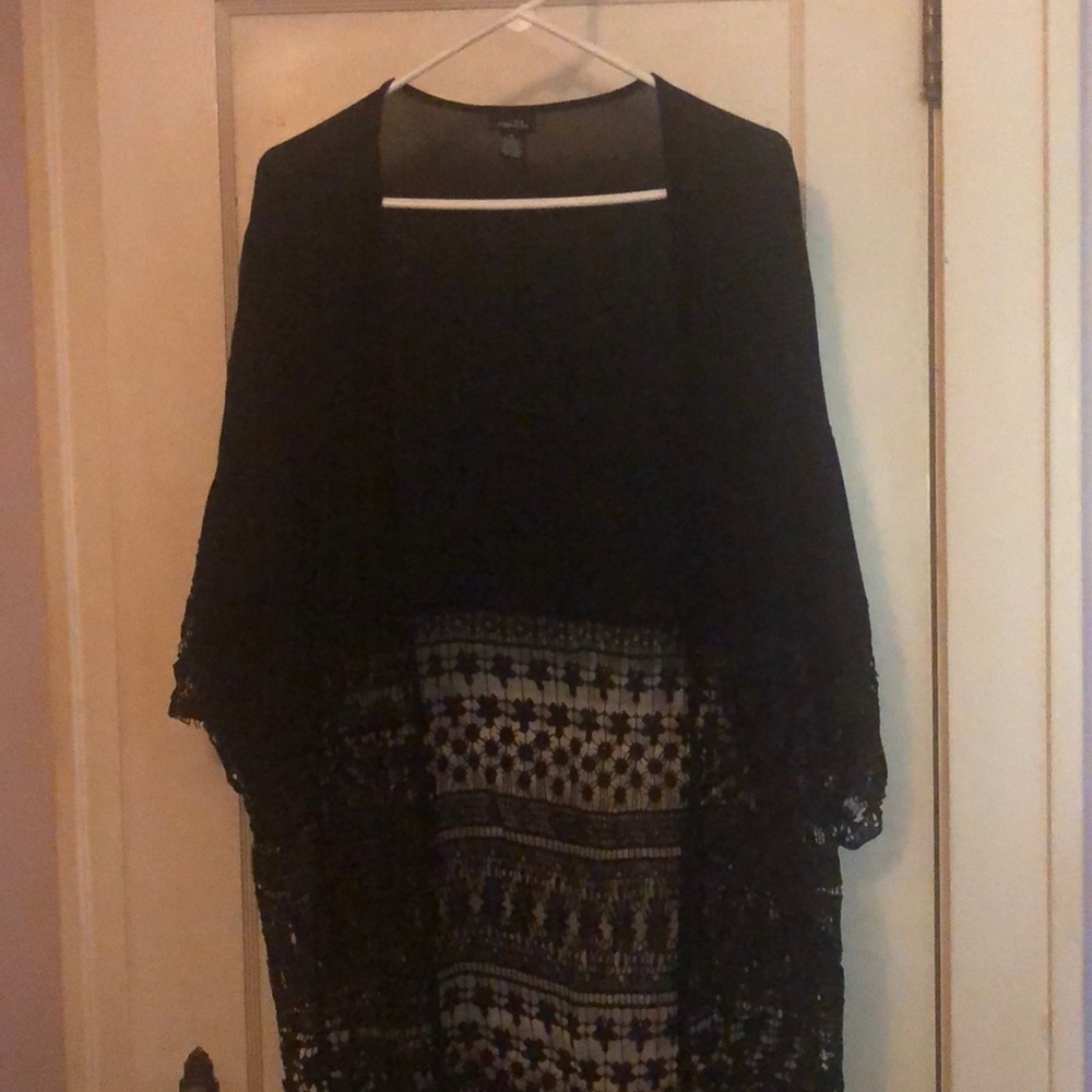 Rue 21 long top with lace and fringe